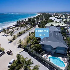  Tatil Evi Princess Blue, 3bdr, Front Deluxe, Orient Bay, Pool, Wifi 100 Mps Sint Maarten